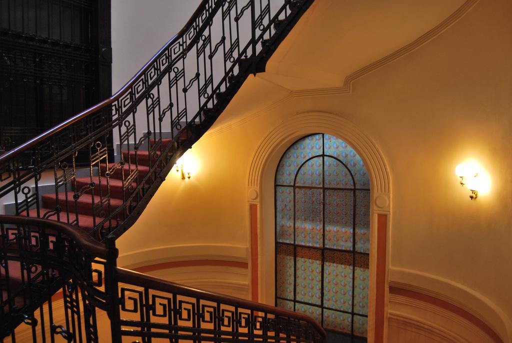 Hotel Victoria ティミショアラ エクステリア 写真